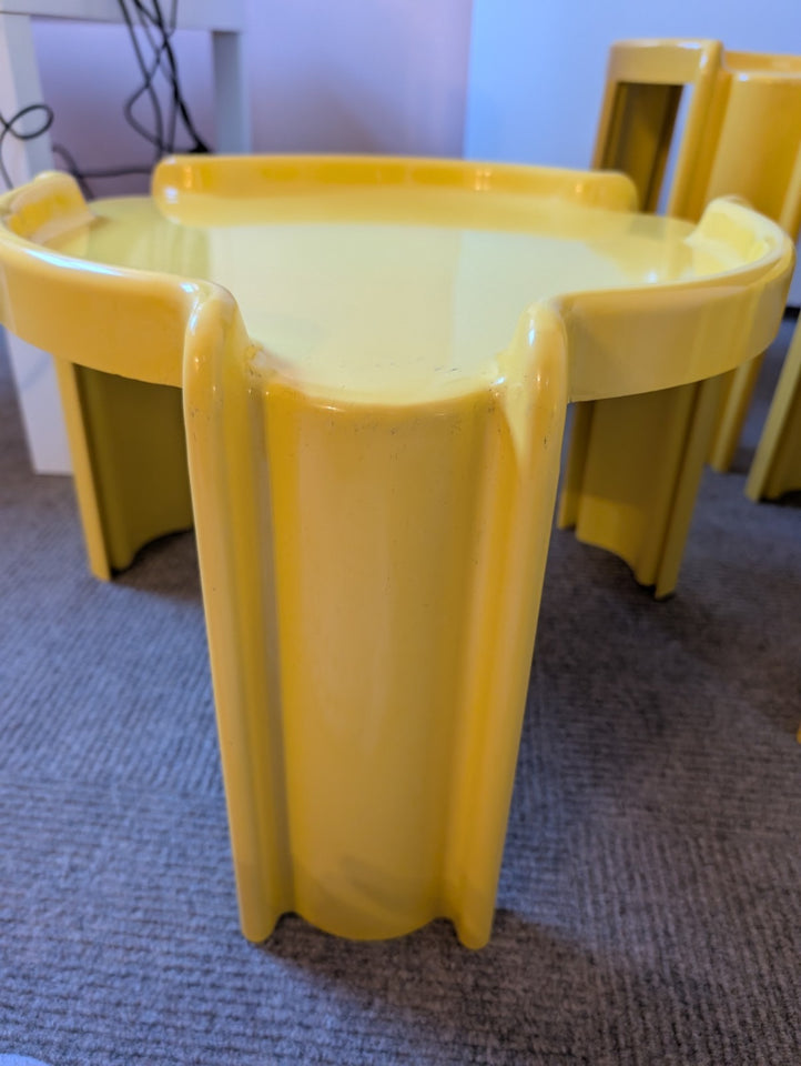 Style Set of 3 Yellow Nesting Tables