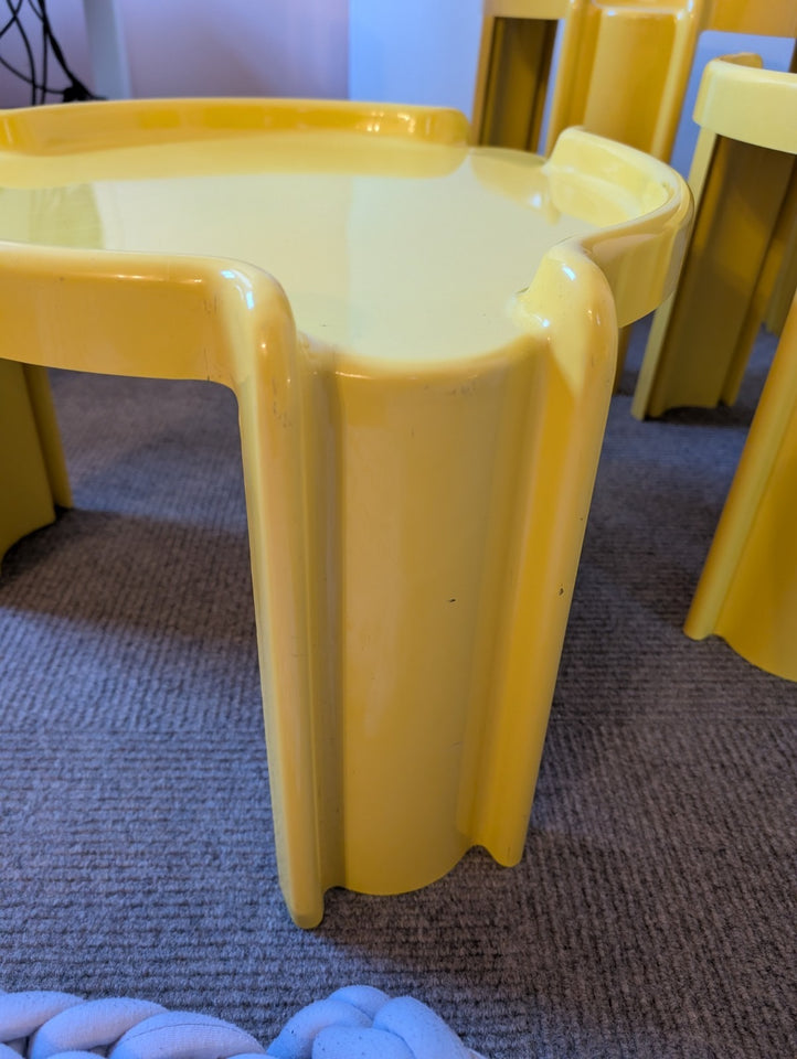 Style Set of 3 Yellow Nesting Tables